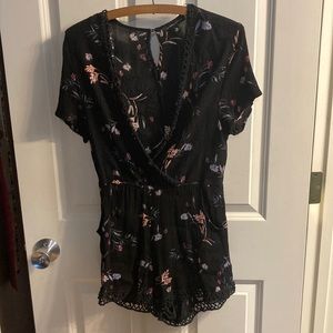 Size Medium Kendall & Kylie Pacsun Romper